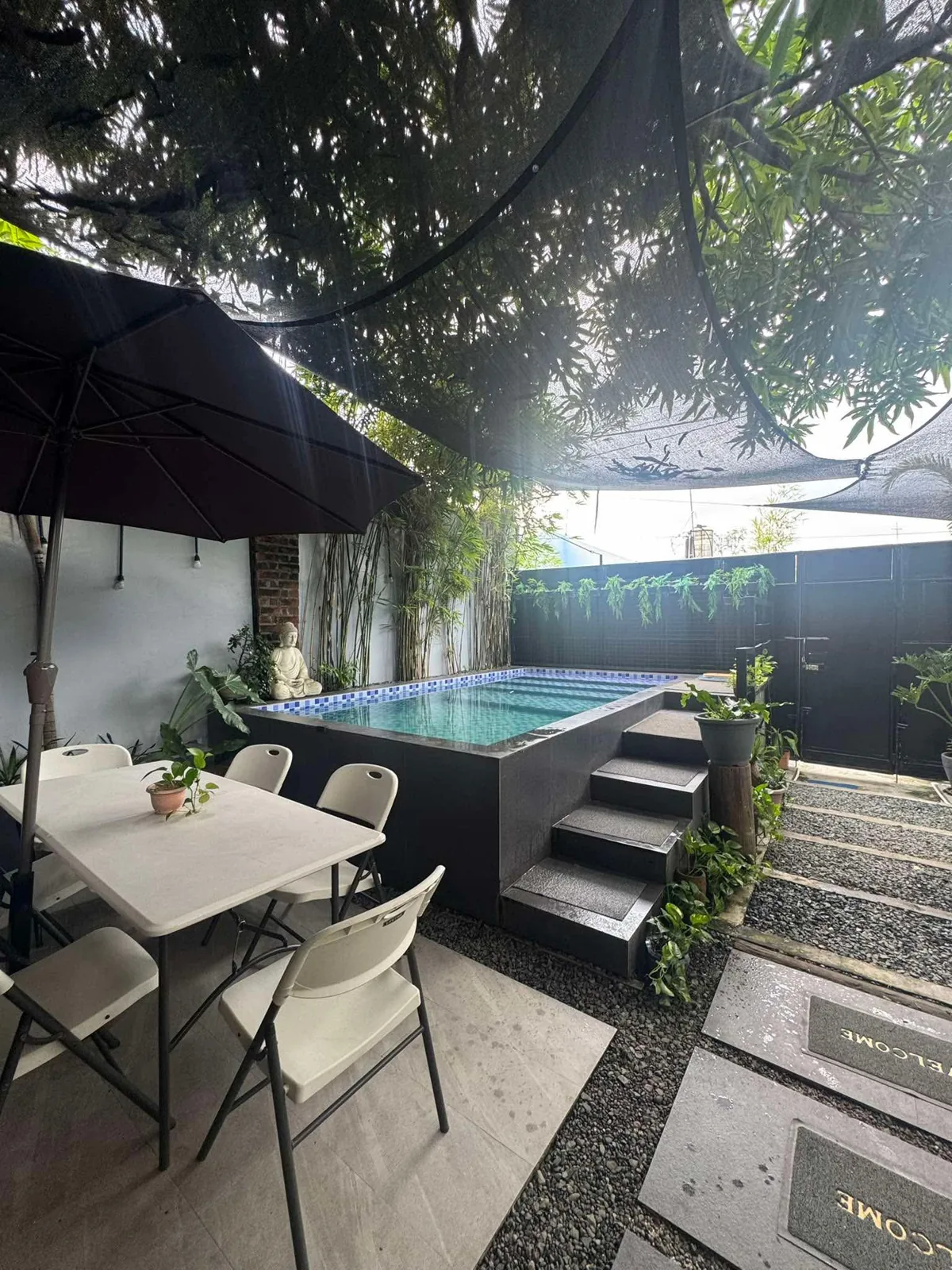 Private Pool and Dining